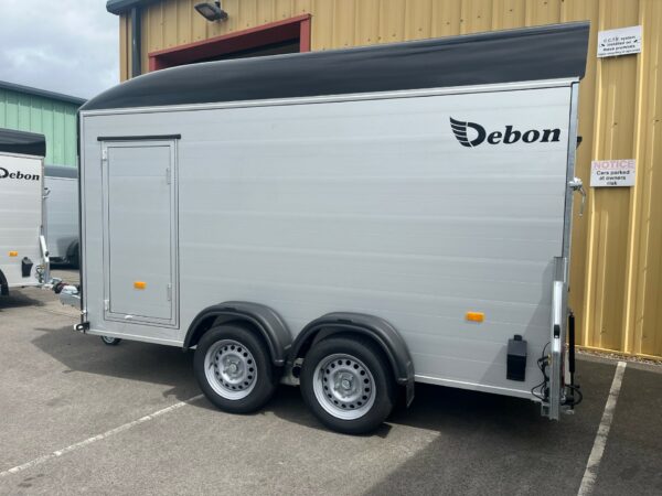 Debon C500XL Van Trailer in black