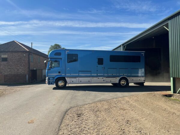 JSW CARLTON HGV HORSEBOX