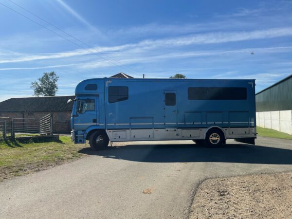 JSW CARLTON HGV HORSEBOX