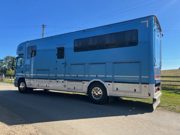 JSW CARLTON HGV HORSEBOX