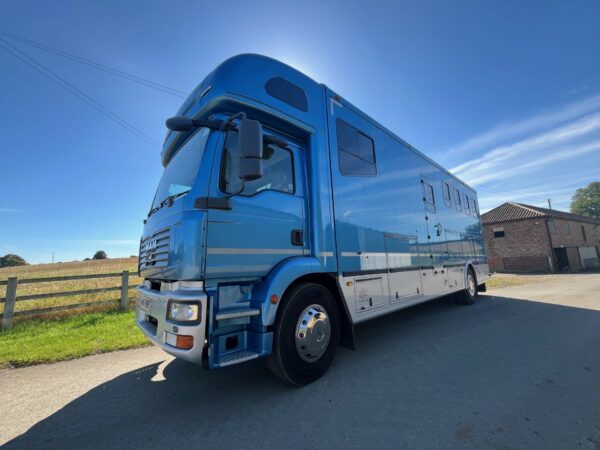 JSW CARLTON HGV HORSEBOX