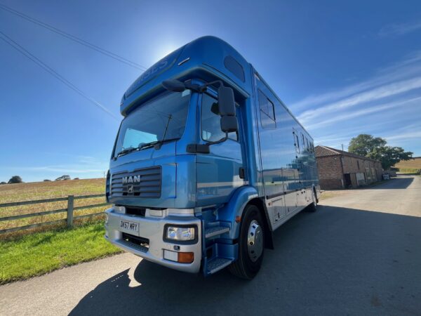 JSW CARLTON HGV HORSEBOX