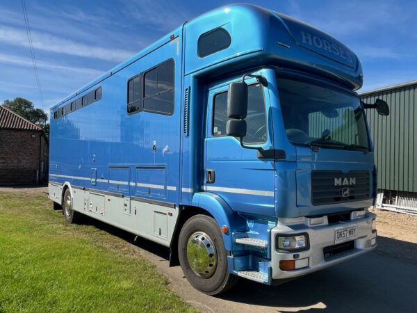 JSW CARLTON HGV HORSEBOX