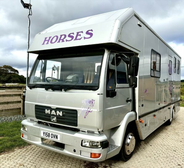 JSW Hambleton Two 7.5ton Horsebox USED