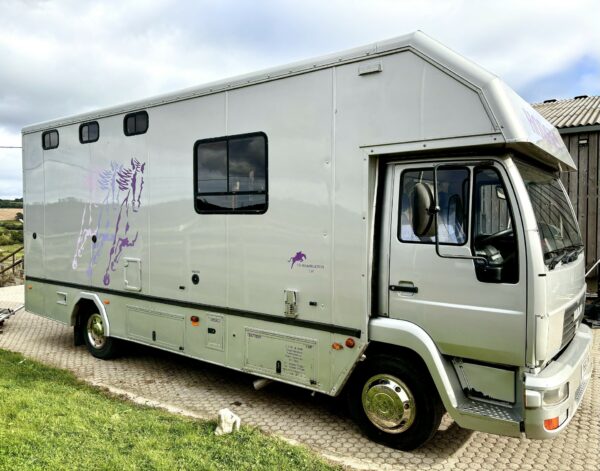 JSW Hambleton Two 7.5ton Horsebox USED