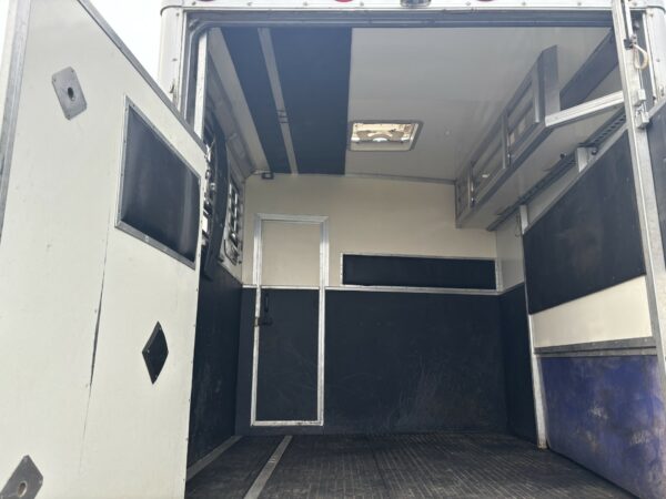 JSW Hambleton Two 7.5ton Horsebox USED